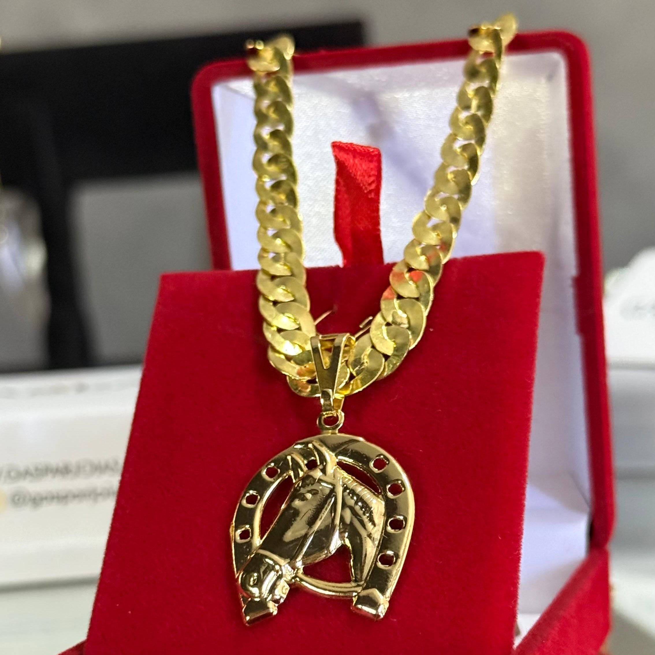 Corrente Escama de Peixe 6mm + Pingente Cavalo - Moeda Antiga Italiana Envernizada + Banho de 10 Millessimos Ouro 18K