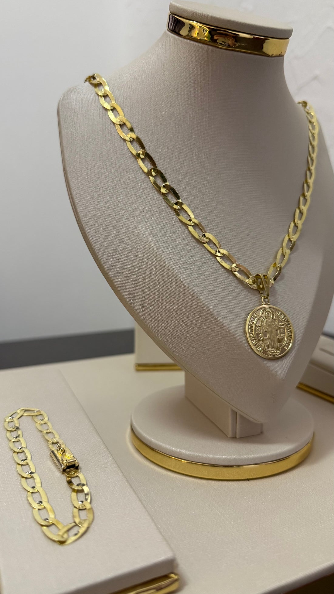 Kit Corrente e Pulseira Chapeada 6mm - MOEDA ANTIGA IDENTICO AO OURO 18K - (PINGENTE SÃO BENTO DE BRINDE)